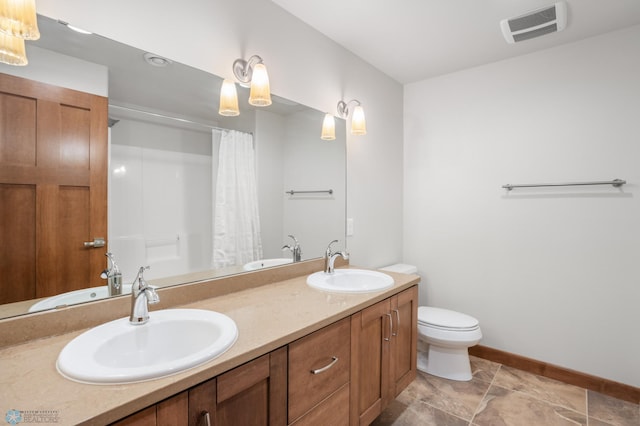 full bathroom featuring shower / bathtub combination with curtain, toilet, and vanity