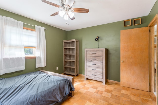 bedroom with ceiling fan