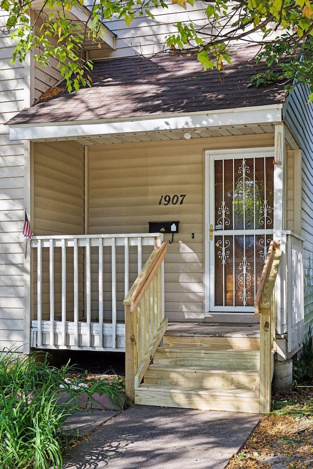 entrance to property with covered porch