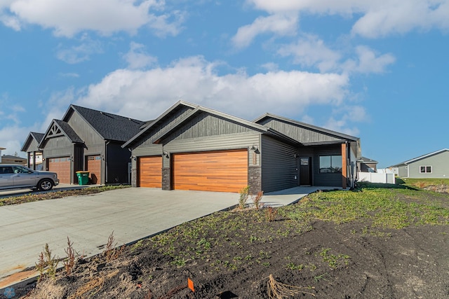 view of front facade featuring a garage