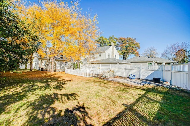 view of yard with a patio