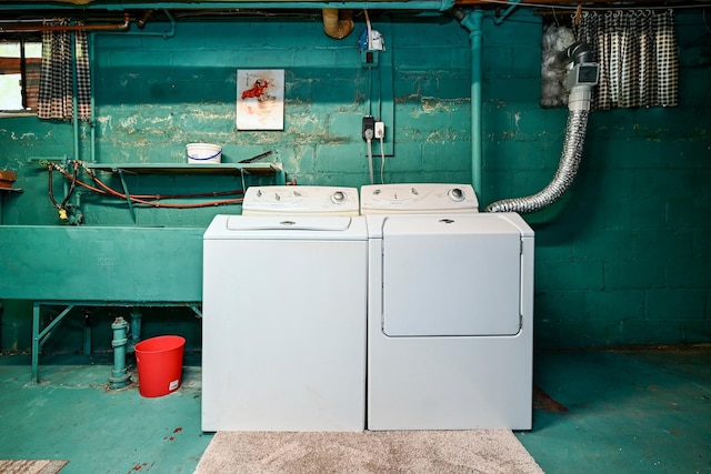 washroom featuring independent washer and dryer