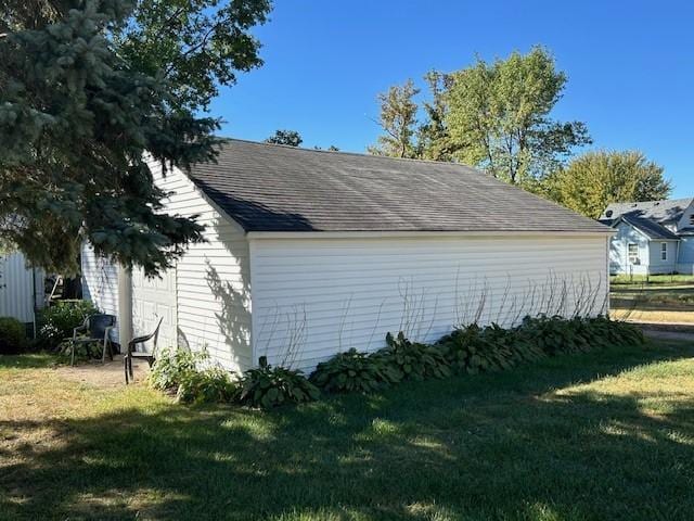 456 Cedar Ave, Westbrook, MN 56183 - view of garage