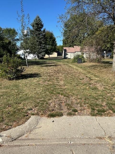 456 Cedar Ave, Westbrook, MN 56183 - view of green lawn