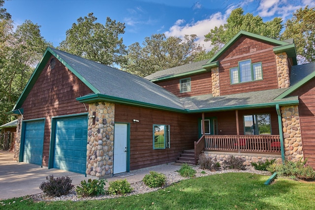 view of front of property with a front yard and a porch