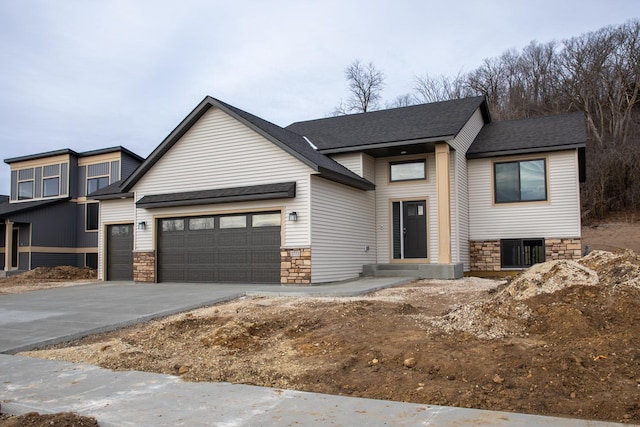 view of front facade with a garage