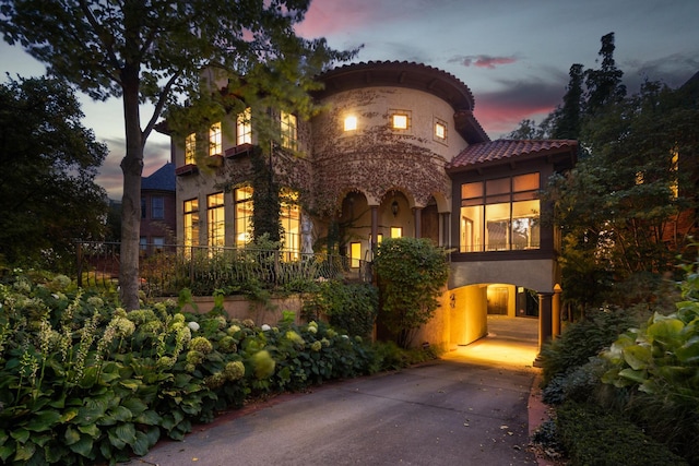 view of mediterranean / spanish-style home