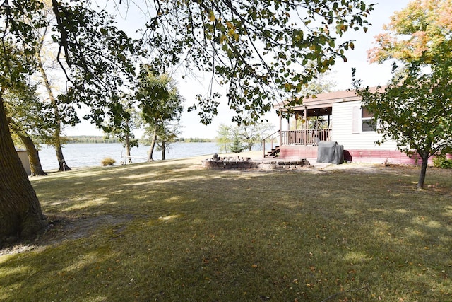 view of yard with a water view