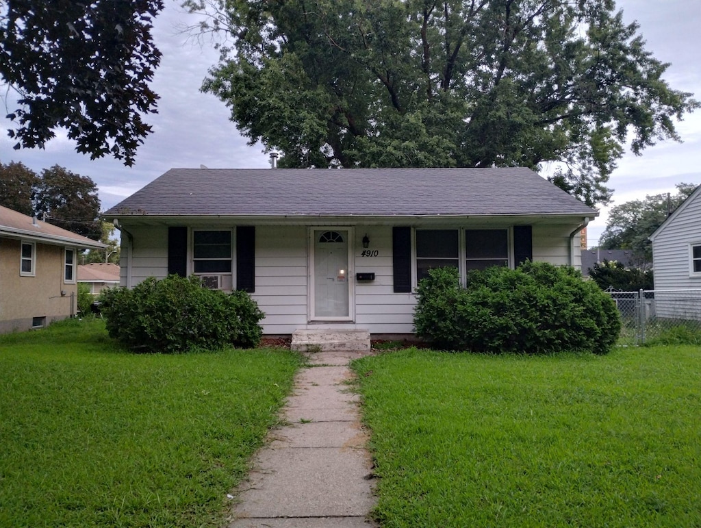 view of front of house with a front yard