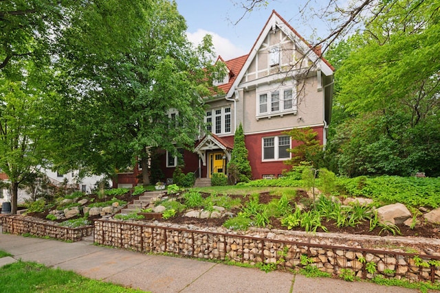 1920 Pillsbury Ave S, Minneapolis, MN 55403 - english style home with stucco siding