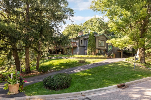 view of front of house with a front yard