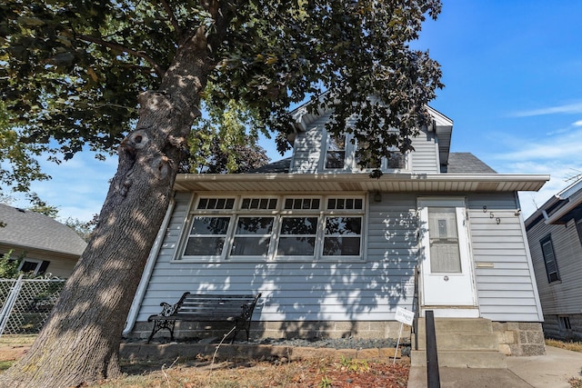 view of front of property