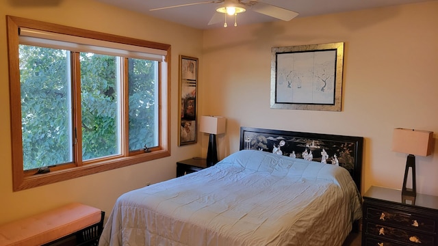 bedroom featuring ceiling fan