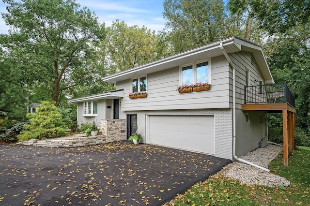 view of front facade with a garage