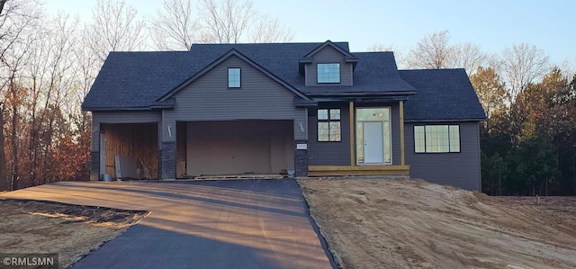 view of front facade featuring a garage