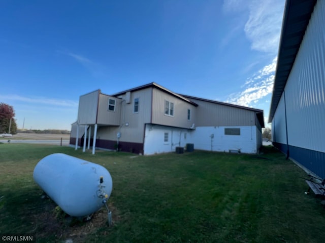 exterior space featuring a yard