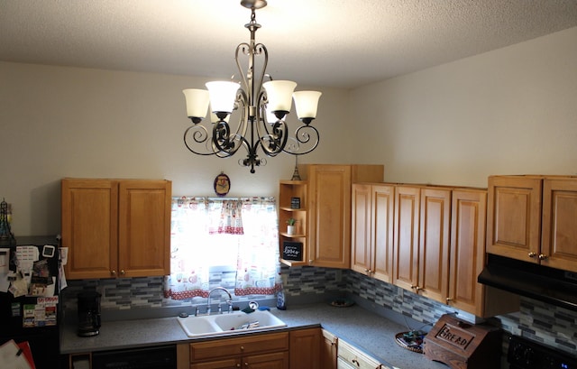 kitchen featuring black appliances, decorative light fixtures, tasteful backsplash, an inviting chandelier, and sink