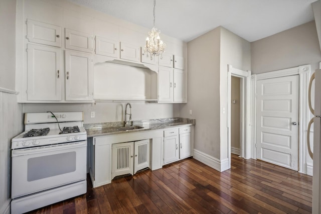 kitchen with white cabinets, white range with gas cooktop, sink, dark hardwood / wood-style flooring, and decorative light fixtures