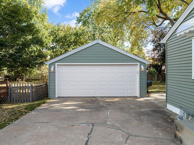 4312 Georgia Ave N, Crystal, MN 55428 - detached garage with fence