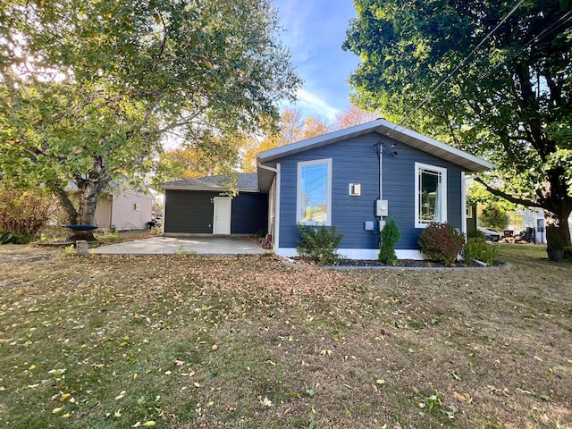 712 11th St, Montevideo, MN 56265 - view of property exterior with a patio