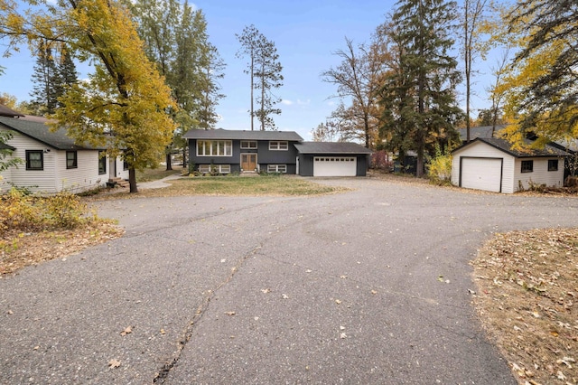 view of front facade with a garage