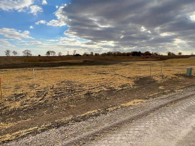 13 Cottonwood Lake Blvd, Windom, MN 56101
