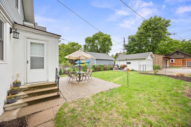 4512 47th Ave S, Minneapolis, MN 55406 - view of yard featuring a patio