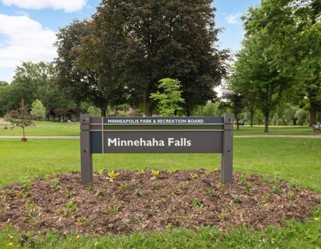 4512 47th Ave S, Minneapolis, MN 55406 - community / neighborhood sign featuring a yard