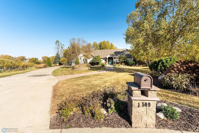 view of front of house with a front yard