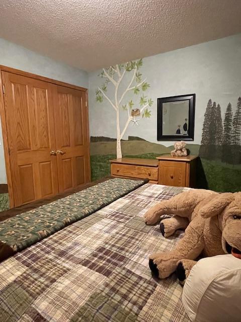 bedroom with a textured ceiling