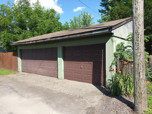 view of detached garage