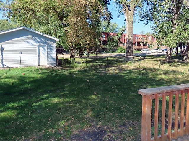 view of yard with a shed