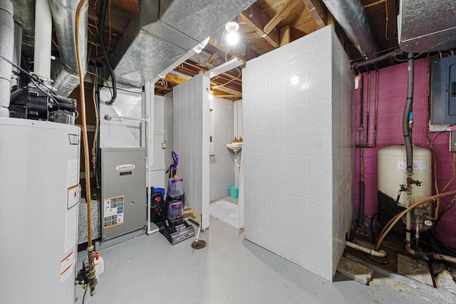 3234 14th Ave, Owatonna, MN 55060 - unfinished basement featuring electric panel and water heater