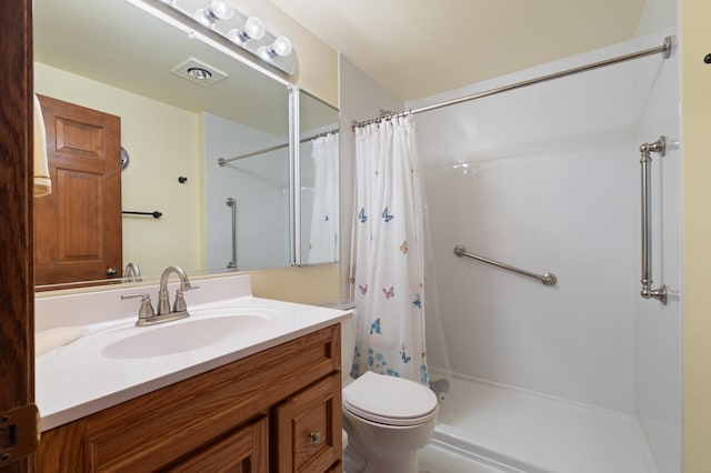 full bath featuring toilet, curtained shower, visible vents, and vanity