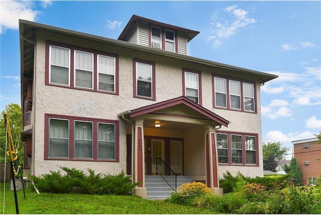 view of front facade with a front lawn