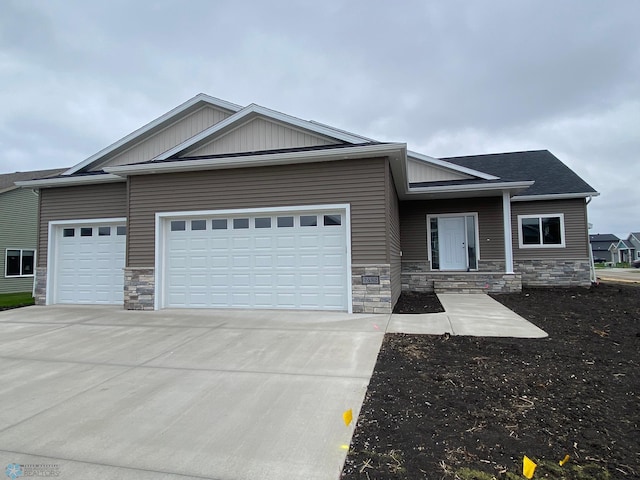 view of front facade featuring a garage