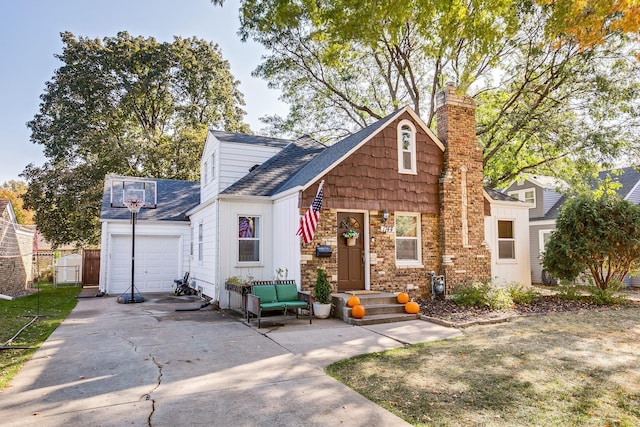 view of front facade with a garage