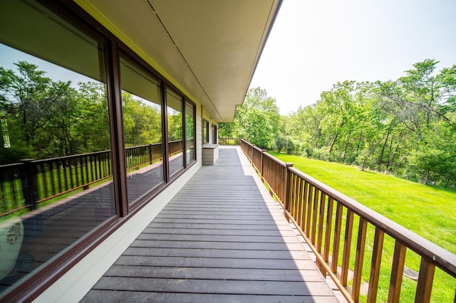 1425 20th St SW, Rochester, MN 55902 - wooden terrace with a yard