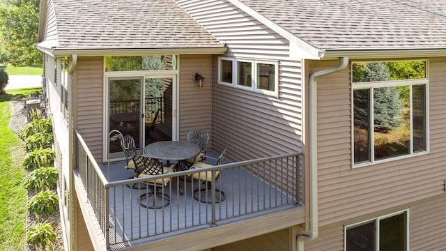 exterior space featuring outdoor dining area