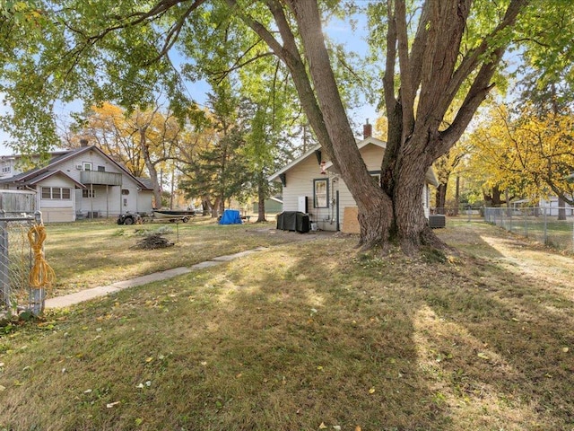 view of yard featuring cooling unit