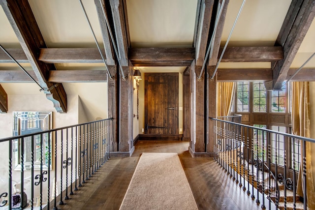 10675 Cavallo Rdg, Eden Prairie, MN 55347 - entrance to property featuring a balcony