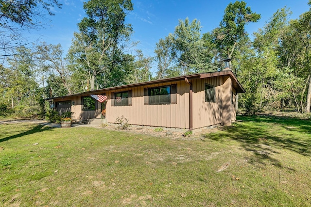 ranch-style house with a front yard