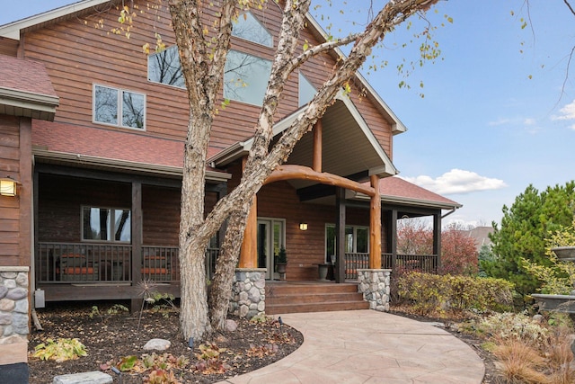 view of front of home with covered porch