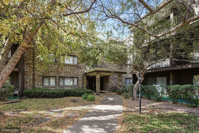 view of front of property