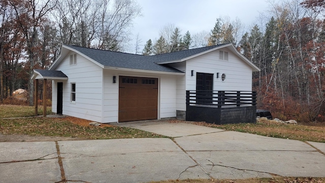 view of front of house featuring a garage