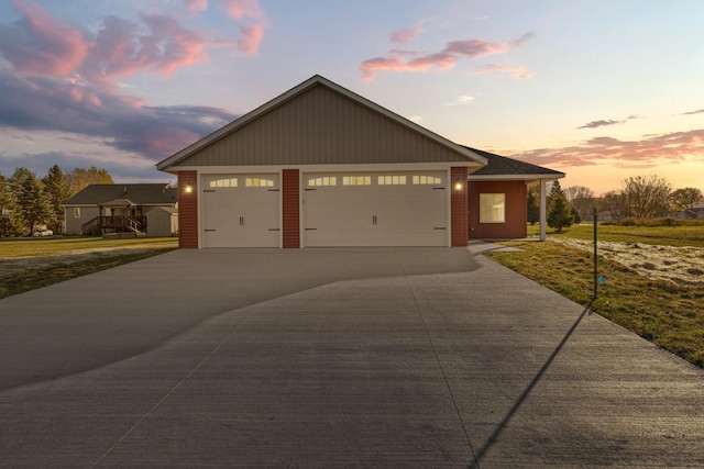 view of front of property with a yard