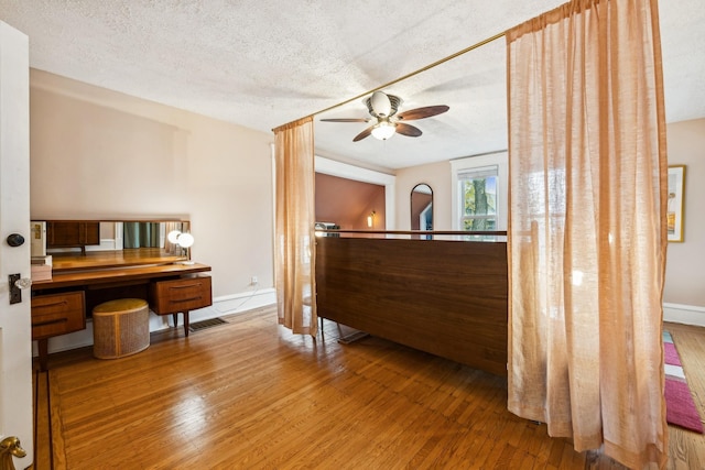 2742 Dupont Ave S, Minneapolis, MN 55408 - interior space with ceiling fan and a textured ceiling