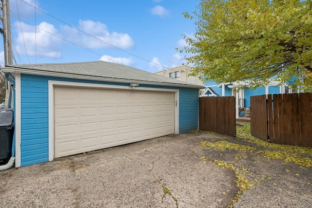 2742 Dupont Ave S, Minneapolis, MN 55408 - view of detached garage