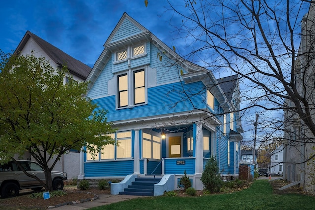 2742 Dupont Ave S, Minneapolis, MN 55408 - victorian house featuring a front lawn