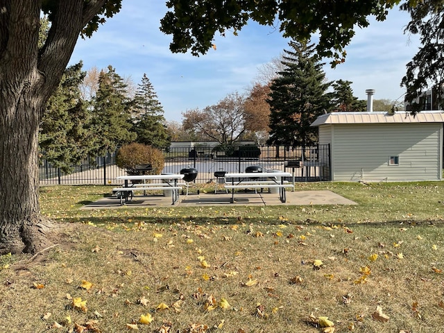 view of yard with a patio area